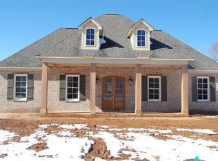 505 Canterbury Dr, Oxford, MS 38655