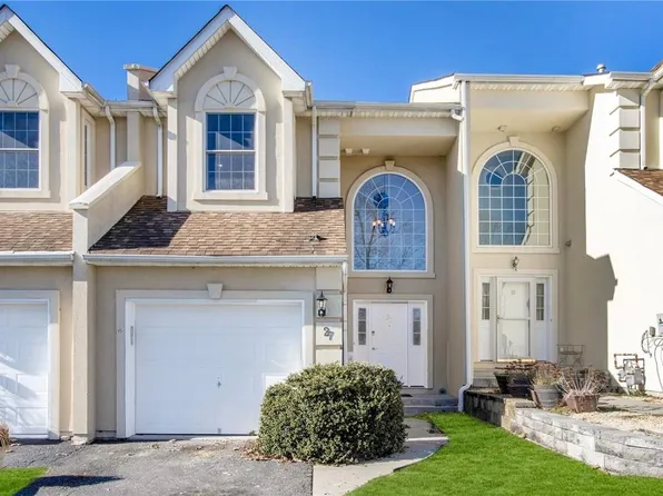 27 Oak Hill Road, Middletown, NY 10941