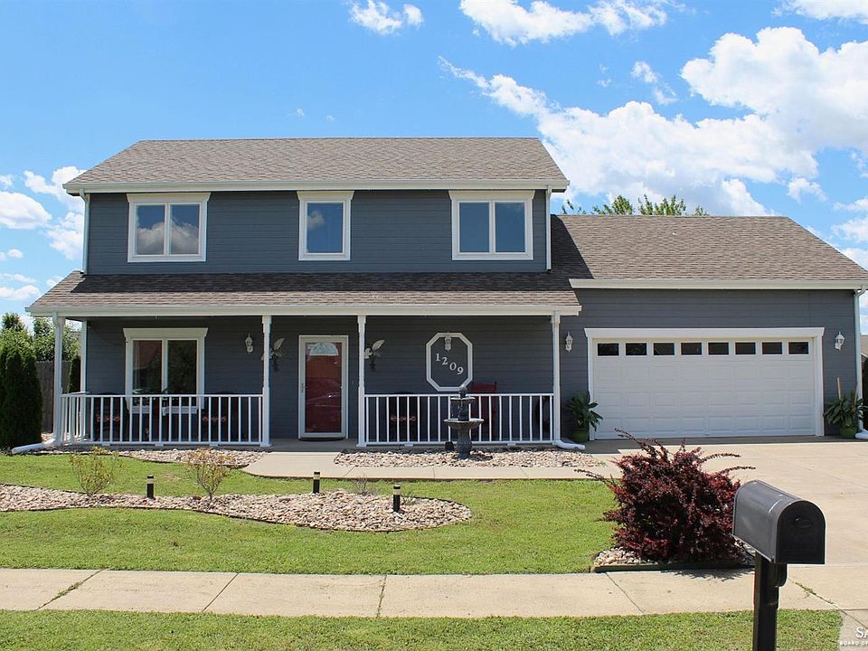 1st image of 1209 Republic Cir