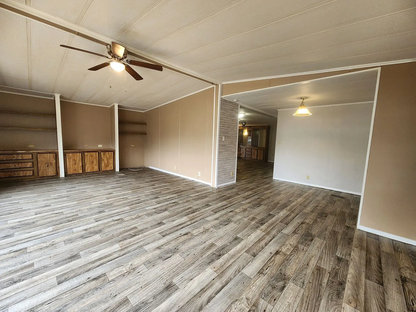 HUGE 2 bed, 2 bath home has 1,586 sq ft. of living area — Photo 4