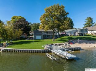 934 Beaver Lake Blvd, Plattsmouth, NE 68048
