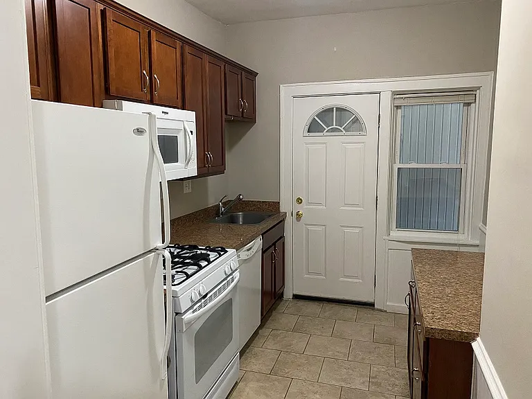 1026 Lakepointe St #3 — Photo 6