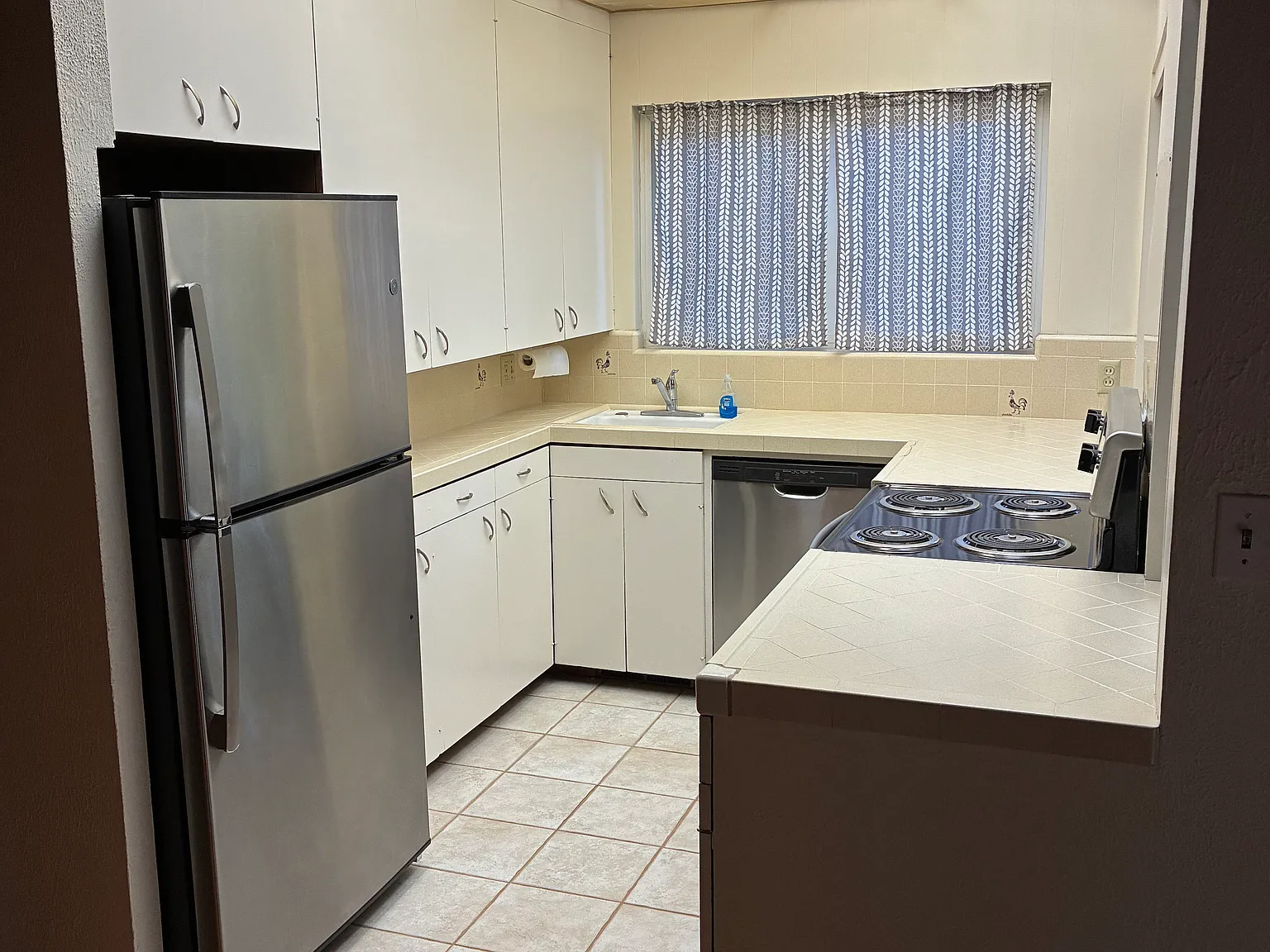 2 bed, 1.5 bath, $1,995 — Photo 4