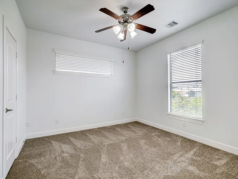 2364 Sperber Ln — Photo 9