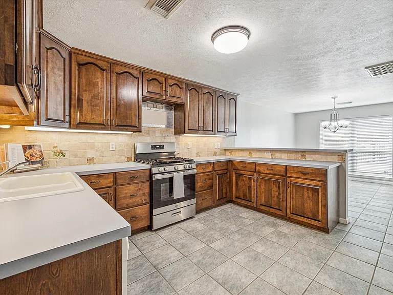 3613 Lazy Spring Dr — Photo 6