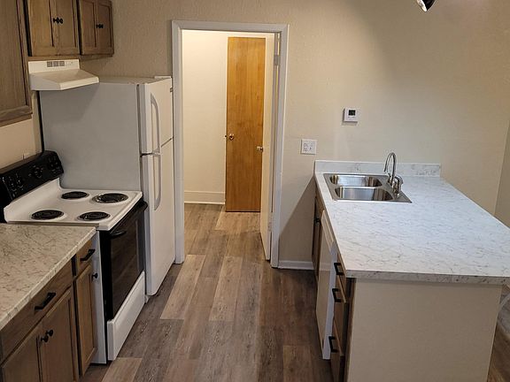 3rd image of 3701 Hereford Ln APT 1