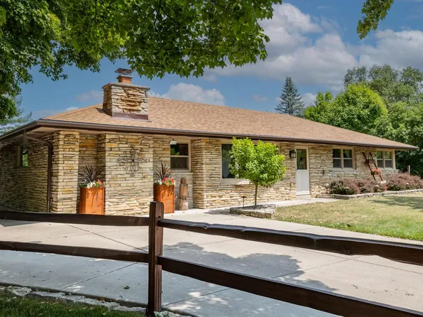 N58W21734 Maclynn DRIVE, Menomonee Falls, WI 53051