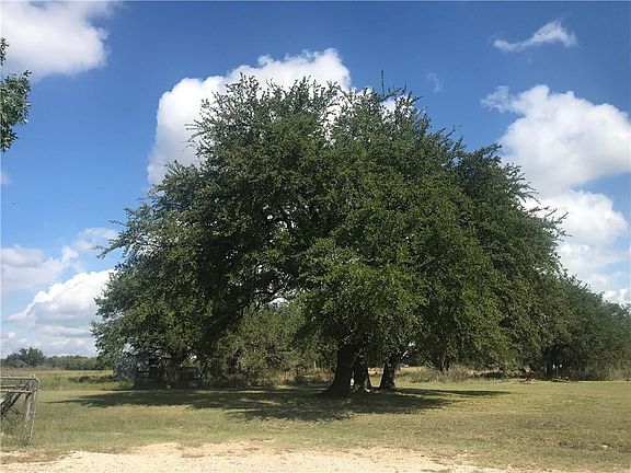 3rd image of 1850 County Road 204