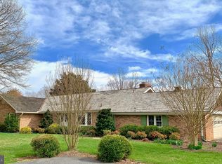 15611 Berkeley Dr, Haymarket, VA 20169