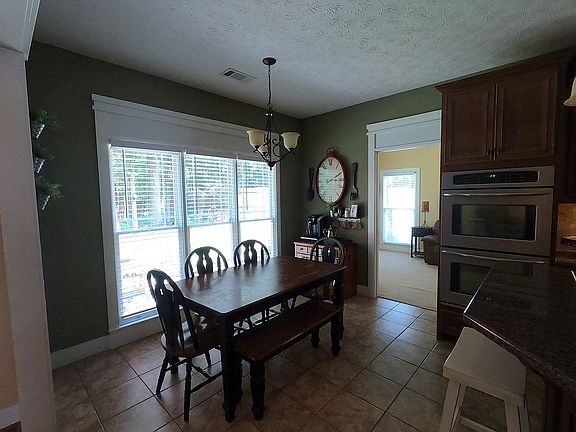 4th image of 44 Lee Road 2185
