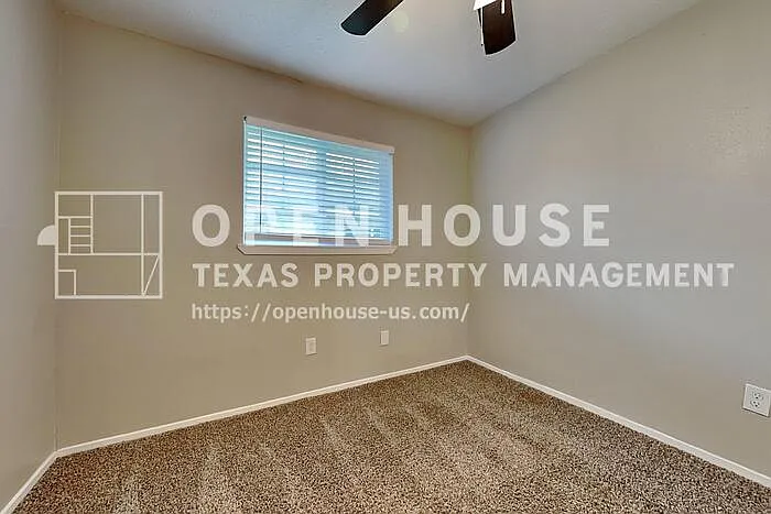 16854 Gleneagle Dr N — Photo 17