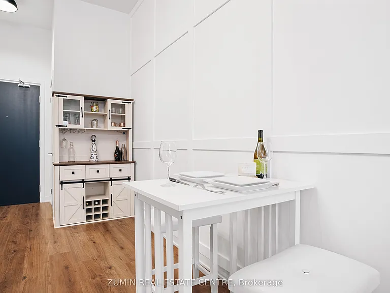 395 Dundas St W #110 — Photo 11