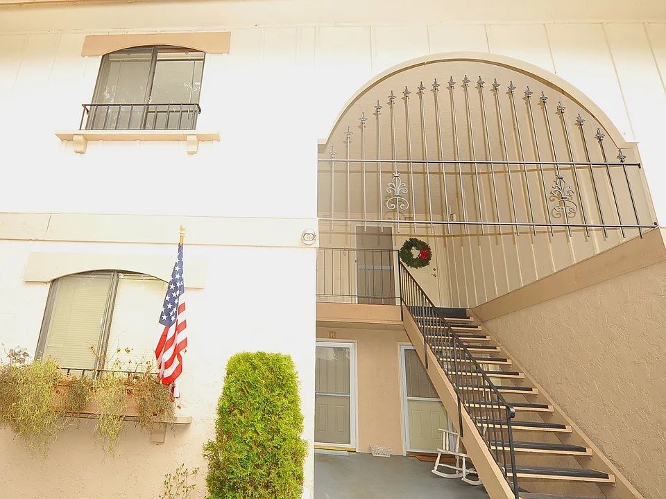 12527 NE 117th Pl #F2