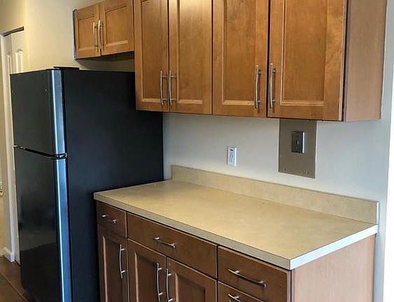 5th image of 430 Girard St APT 301