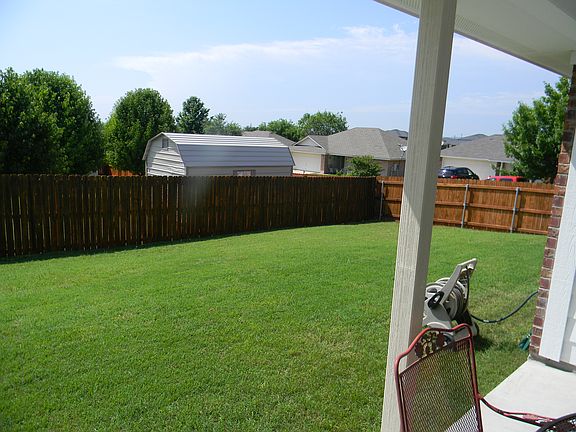 5th image of 307 Sealy Ct