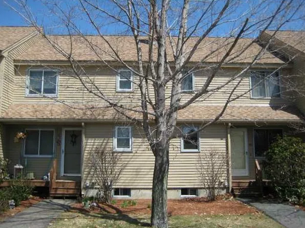 20 Macintosh Ln, Leominster, MA 01453