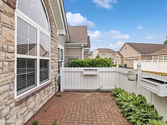 2nd image of 628 Handel Ln #628