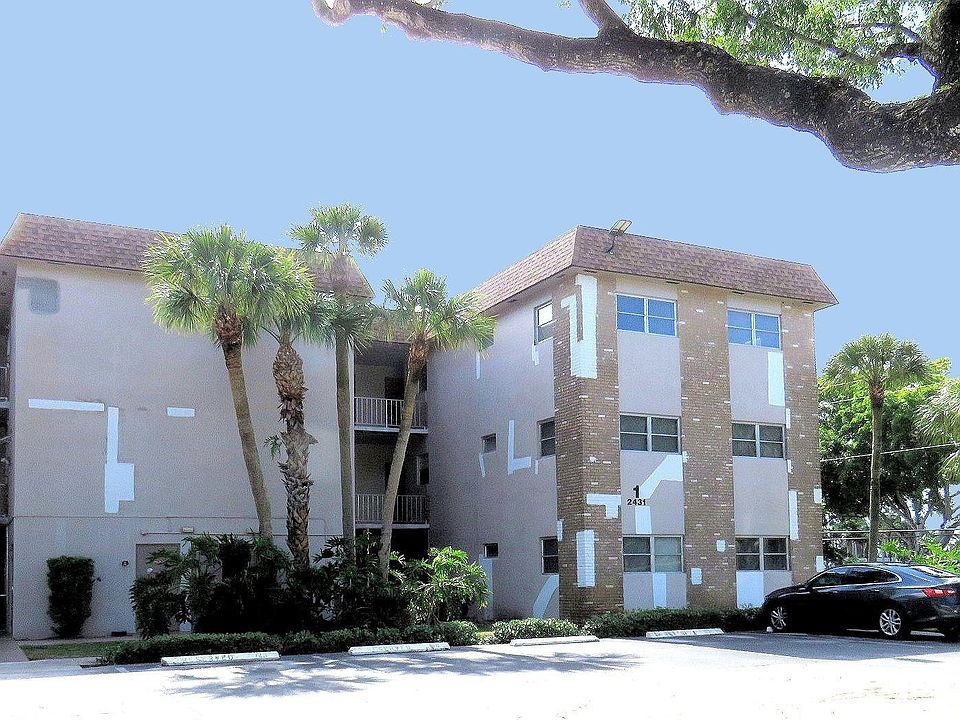 1st image of 2431 SW 82nd Avenue #101
