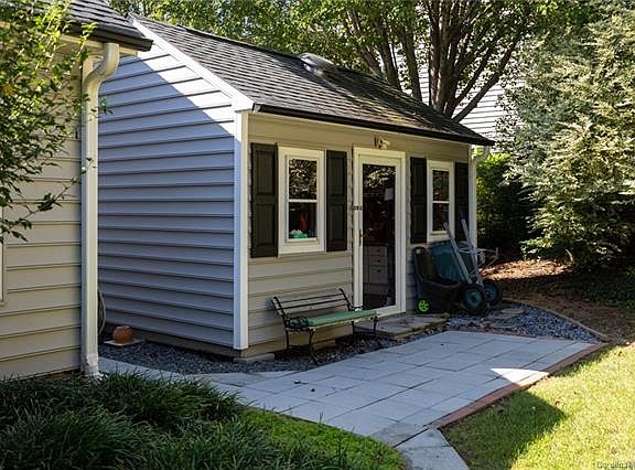5th image of 208 Whitegrove Dr