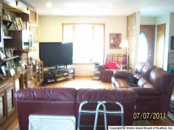 4th image of 70 Ladd Ave