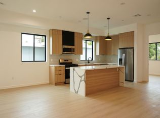 13843 W Burbank Blvd, Van Nuys, CA 91401