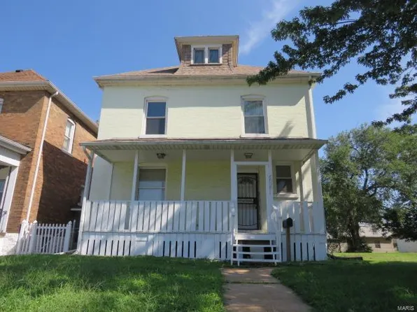 1938 Benton St, Granite City, IL 62040