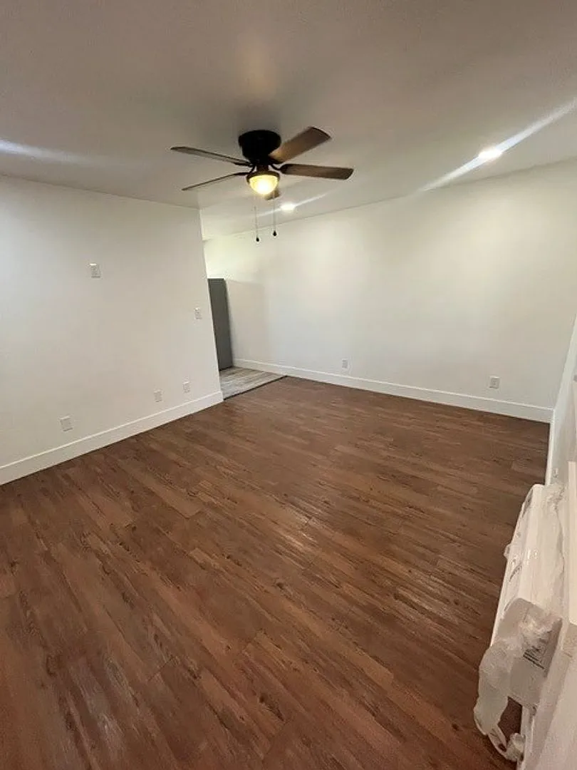 Timelark Apartments — Photo 3