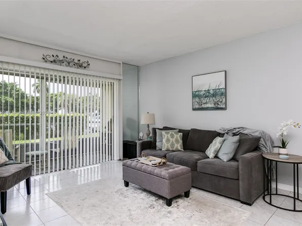 1001 Hillcrest Ct APT 102, Hollywood, FL 33021