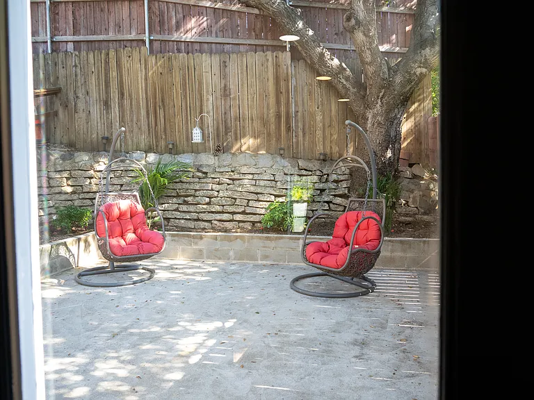 8192 Laurelmont Dr — Photo 19