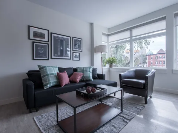 900 Beacon St #403, Boston, MA 02215