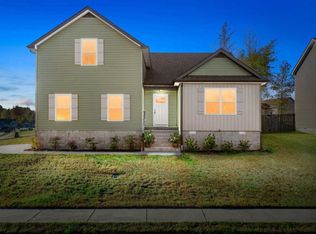 501 Sourwood Dr, Clarksville, TN 37042