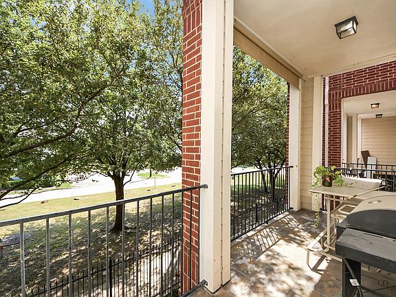 5th image of 2332 Bastrop St