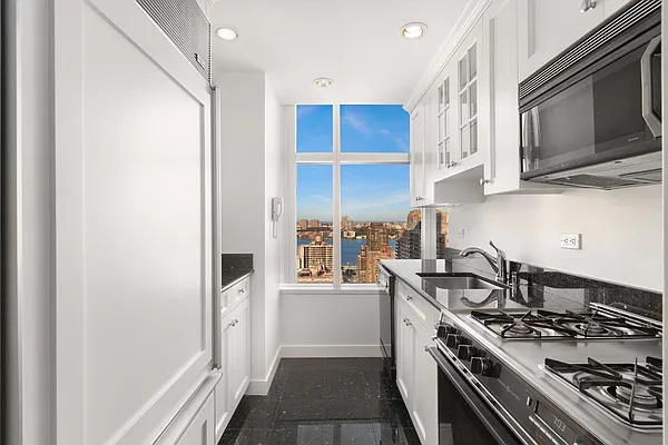 Sold by Compass | media 5