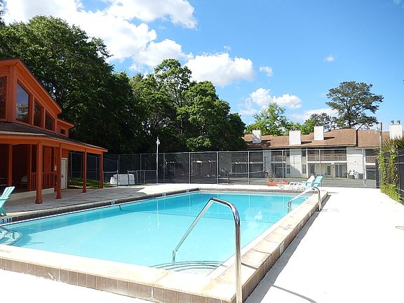 2nd image of 1104 Greentree Ct APT J