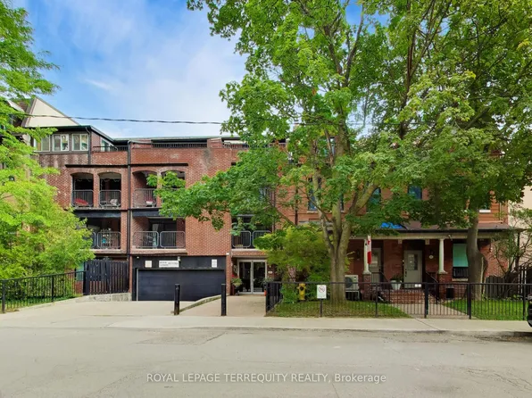 17 Pembroke St #15, Toronto, ON M5A 2N6
