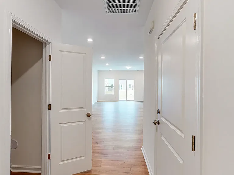 2752 Yeager Dr NW — Photo 8