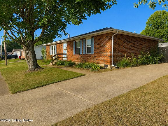2nd image of 102 Heather Ct