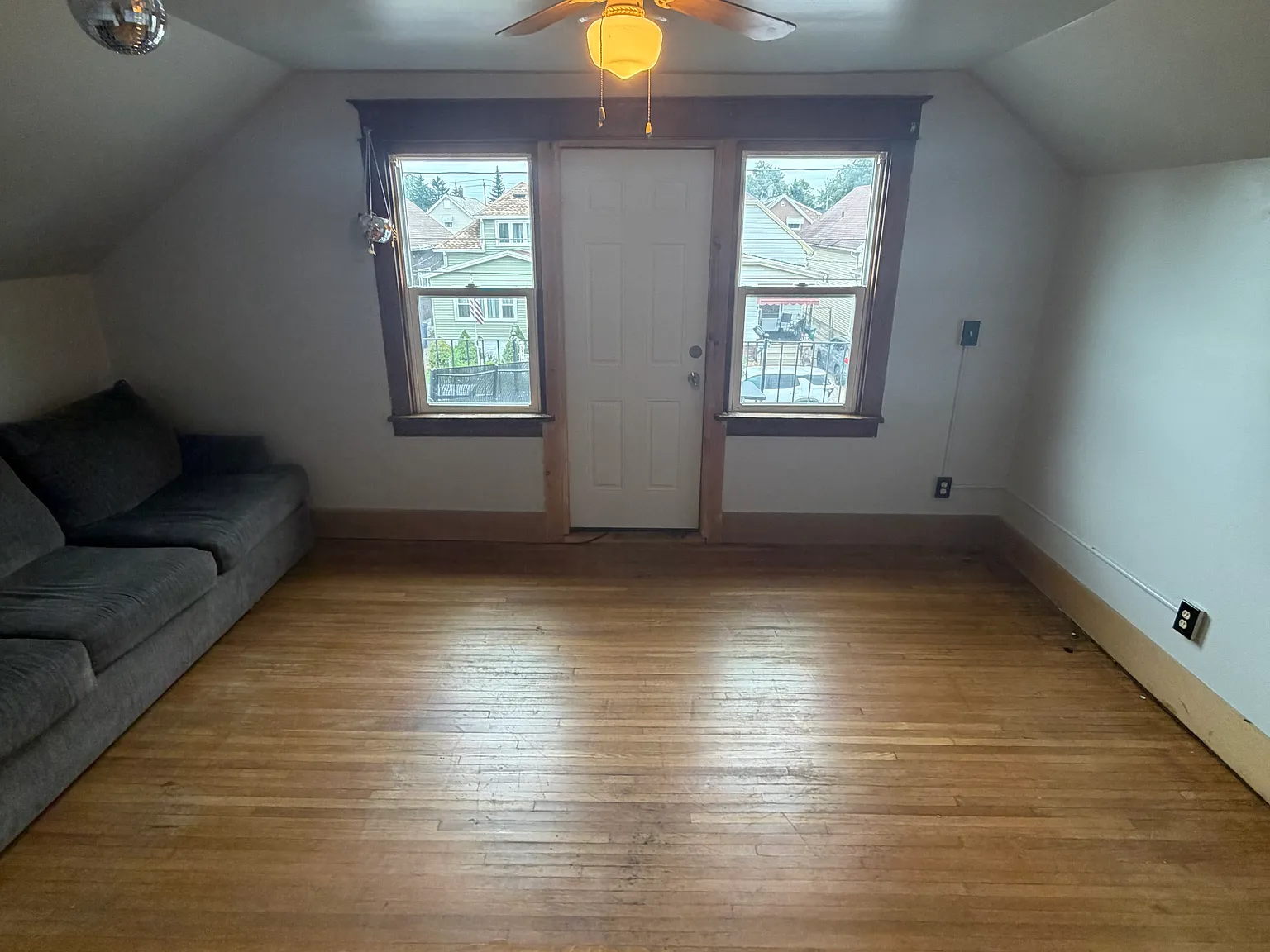 2 bed, 1000 sqft, $1,200 — Photo 1