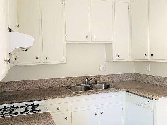 3rd image of 431 N Holliston Ave APT 11