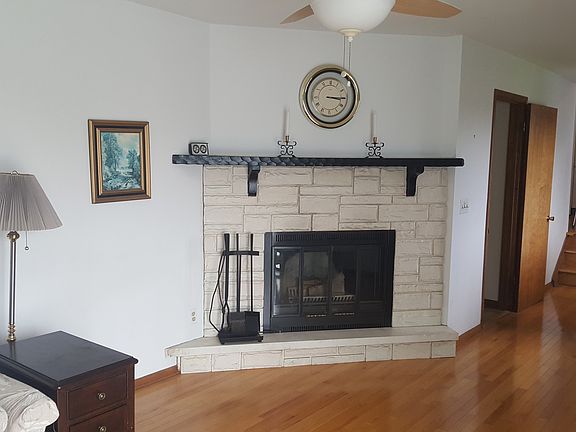 Family Rm w/ fireplace