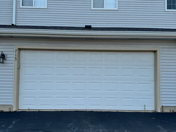 715 Morris Ct, Lakemoor, IL 60051