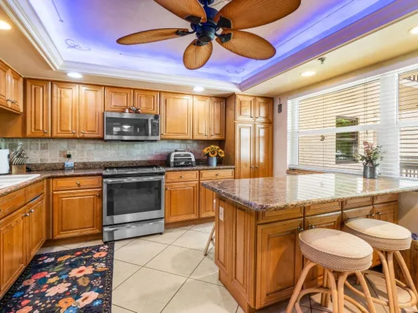374 Golfview Rd APT 205, North Palm Beach, FL 33408