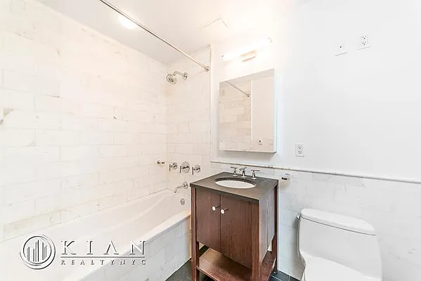 Rented by Kian Realty | media 23