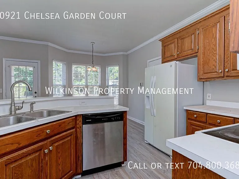 10921 Chelsea Garden Ct — Photo 20