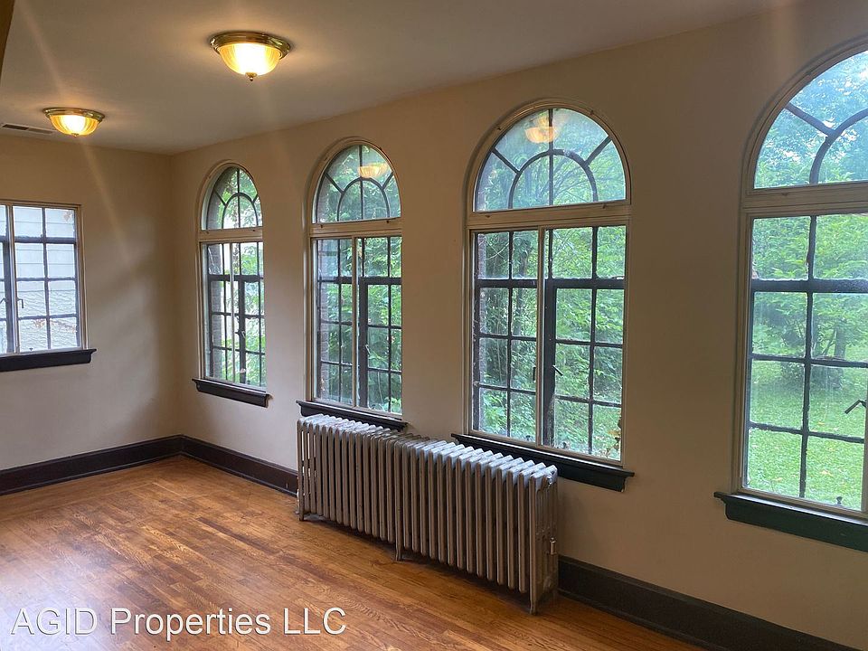 1st image of 557 Ludlow Ave