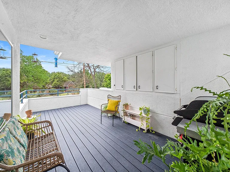 705 Usener St #B — Photo 17