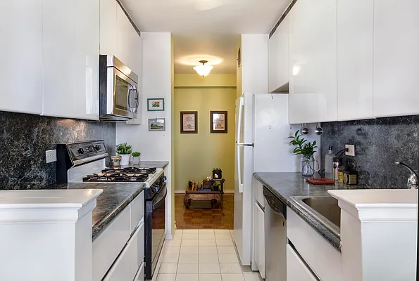 Sold by Compass | media 7