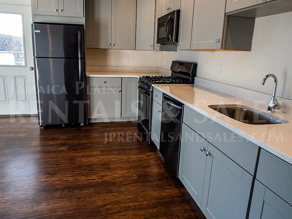 76 Stonley Rd #4