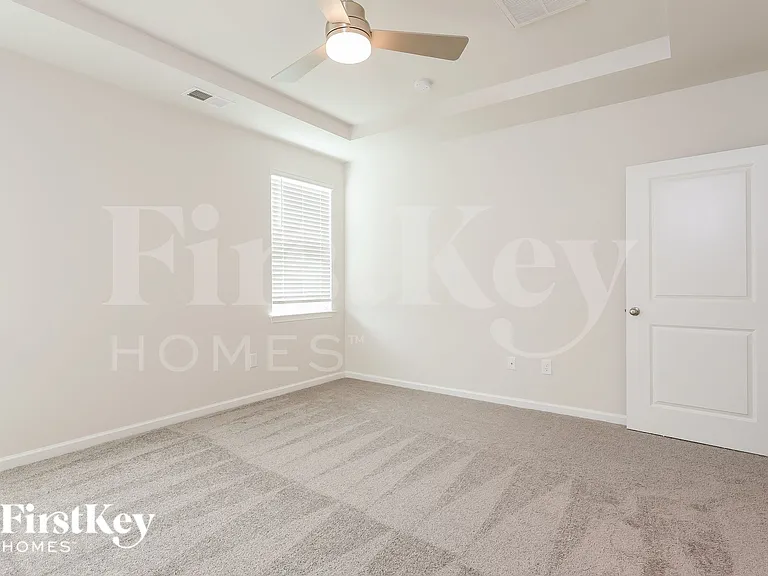 208 Stonefence Dr — Photo 7