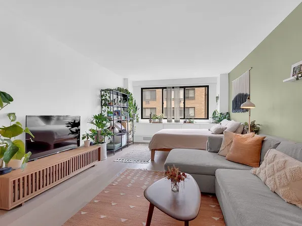 16 W 16th St APT 12NN, Manhattan, NY 10011